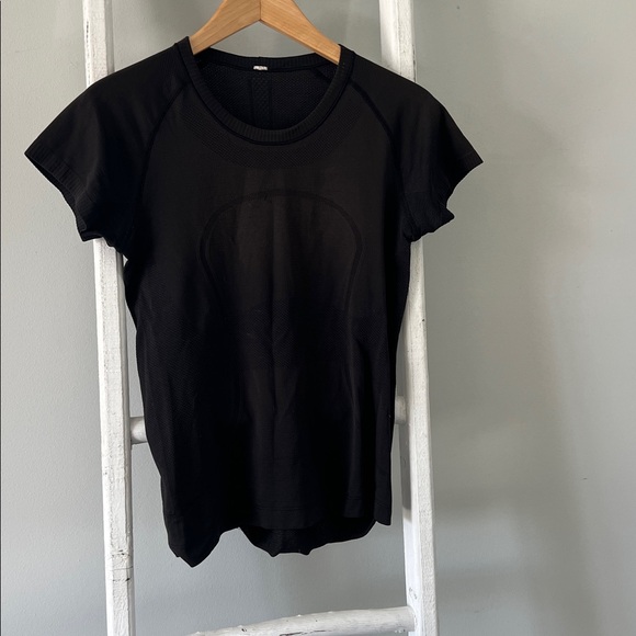 Lululemon Athletica Swiftly Classic Black Short-Sleeve Women's Tee medium - Picture 2 of 9